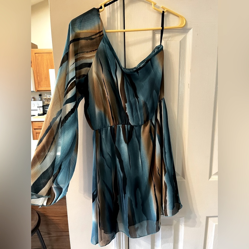 One shoulder, long sleeve, ‘flowy’ dress